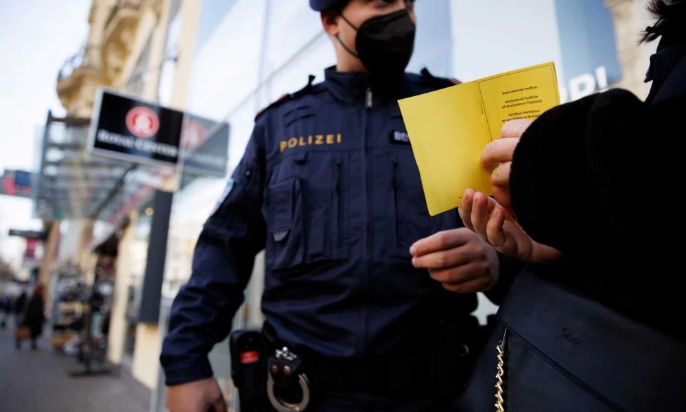 Αυστρία: Δεν πετυχαίνει το lockdown των ανεμβολίαστων - Ασταμάτητος ο κορονοϊός
